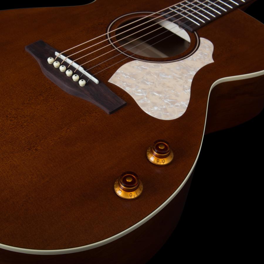 ART AND LUTHERIE Chitarra Acustica Legacy Havana Brown