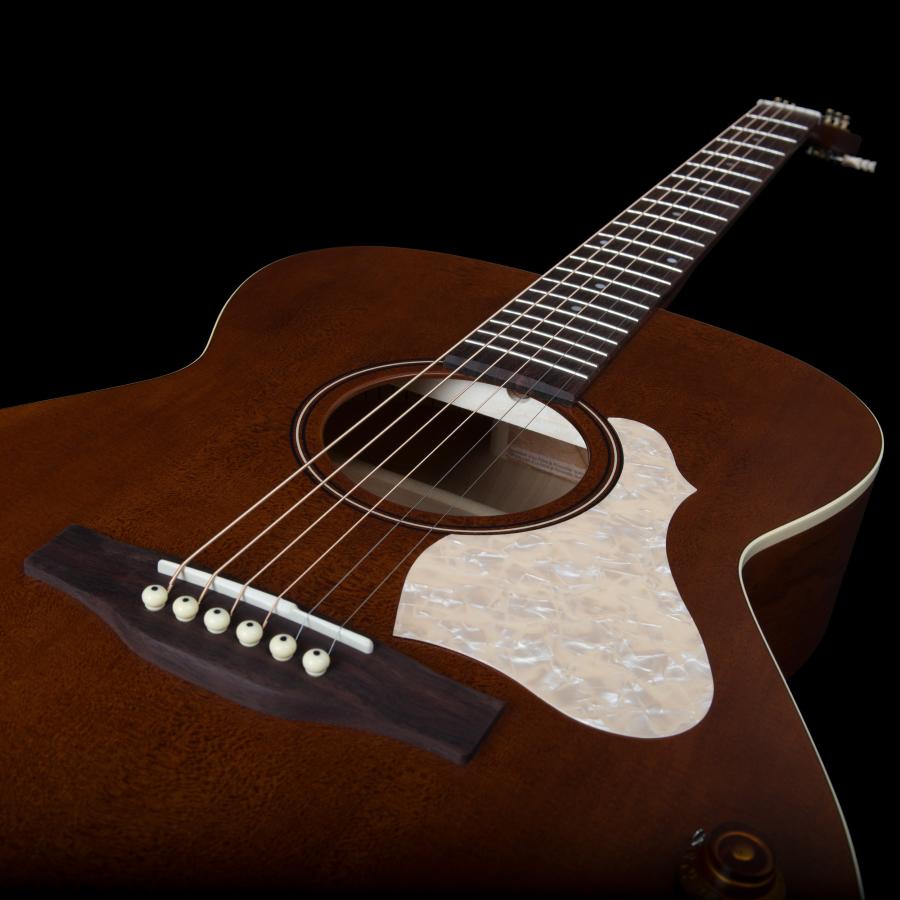 ART AND LUTHERIE Chitarra Acustica Legacy Havana Brown
