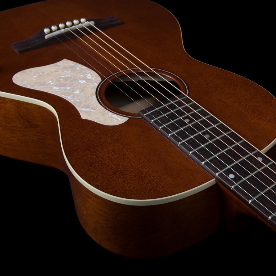 ART AND LUTHERIE Chitarra Acustica Roadhouse Havana Brown
