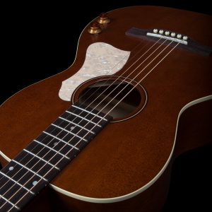 ART AND LUTHERIE Chitarra Acustica Roadhouse Havana Brown