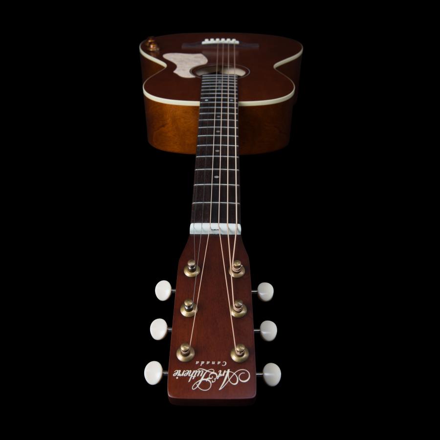 ART AND LUTHERIE Chitarra Acustica Roadhouse Havana Brown